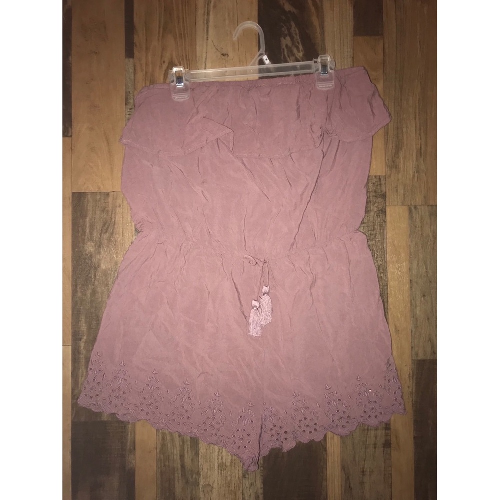 Super Cute Strapless Romper! 💗💗